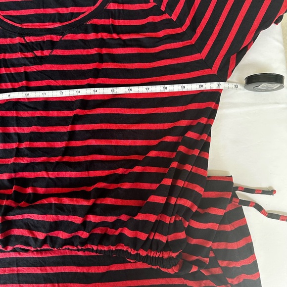 ⛵️Caslon Tee Dress w/ Tie waist
Striped Black & Red
Size XL - Picture 13 of 15